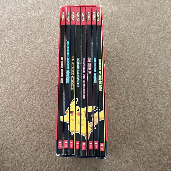 Pokémon Adventure Collection (8 Chapter books inside) - Picture 2 of 12